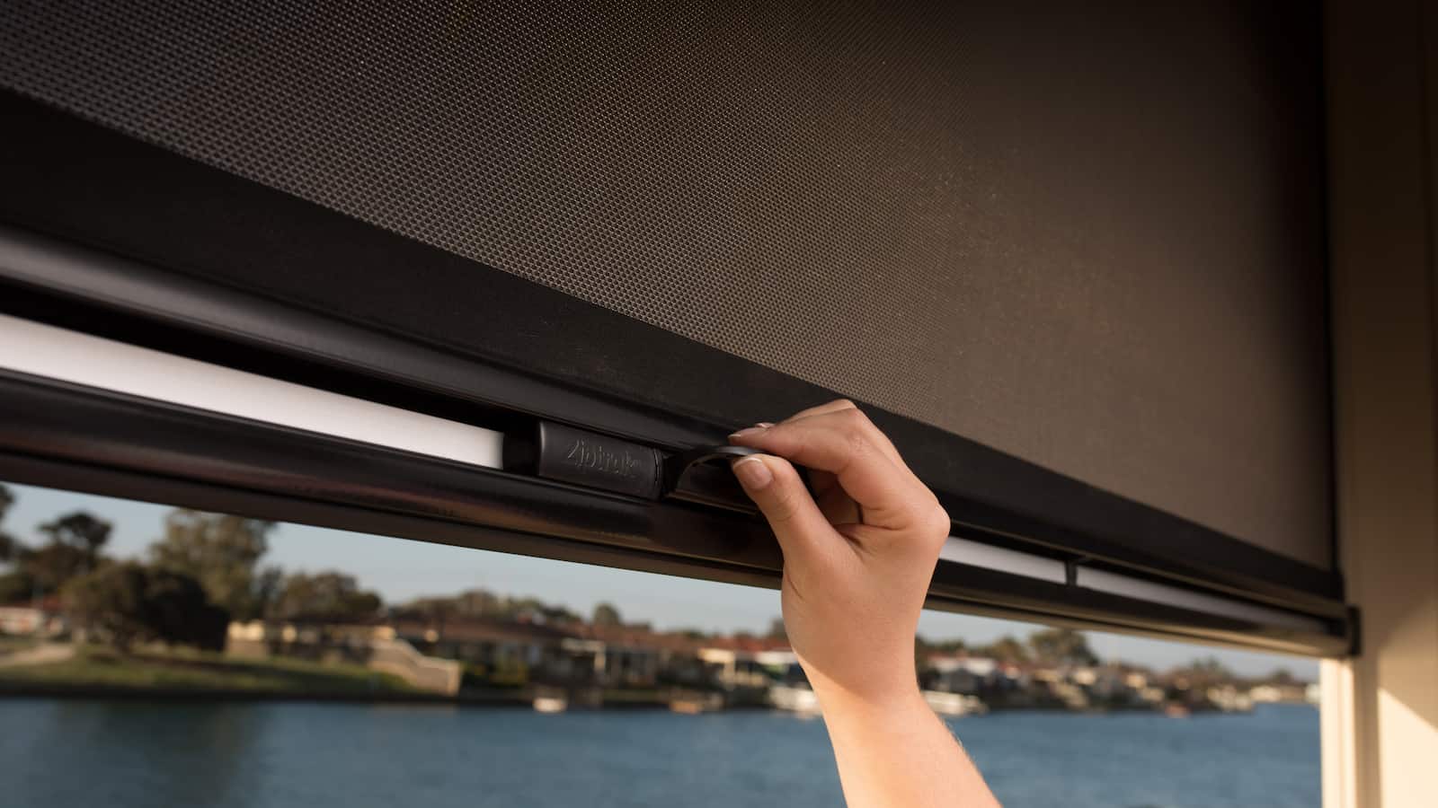 ziptrak centre handle